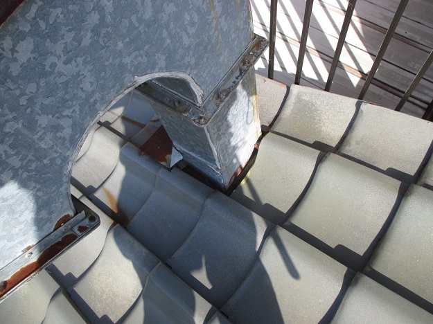 姫路市の煙突周りの屋根修繕